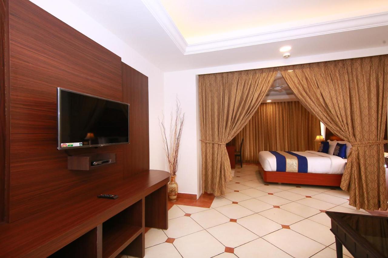 Emarald Hotel Cochin Kochi Eksteriør billede