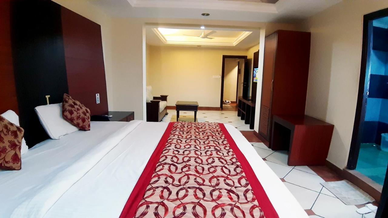 Emarald Hotel Cochin Kochi Eksteriør billede