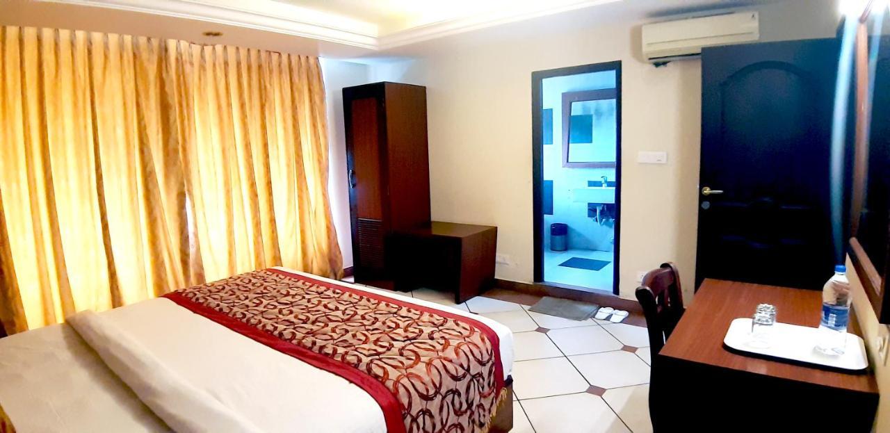 Emarald Hotel Cochin Kochi Eksteriør billede