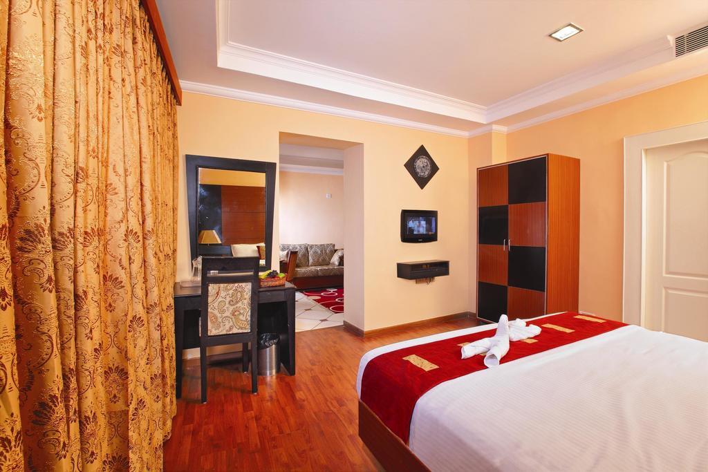 Emarald Hotel Cochin Kochi Eksteriør billede