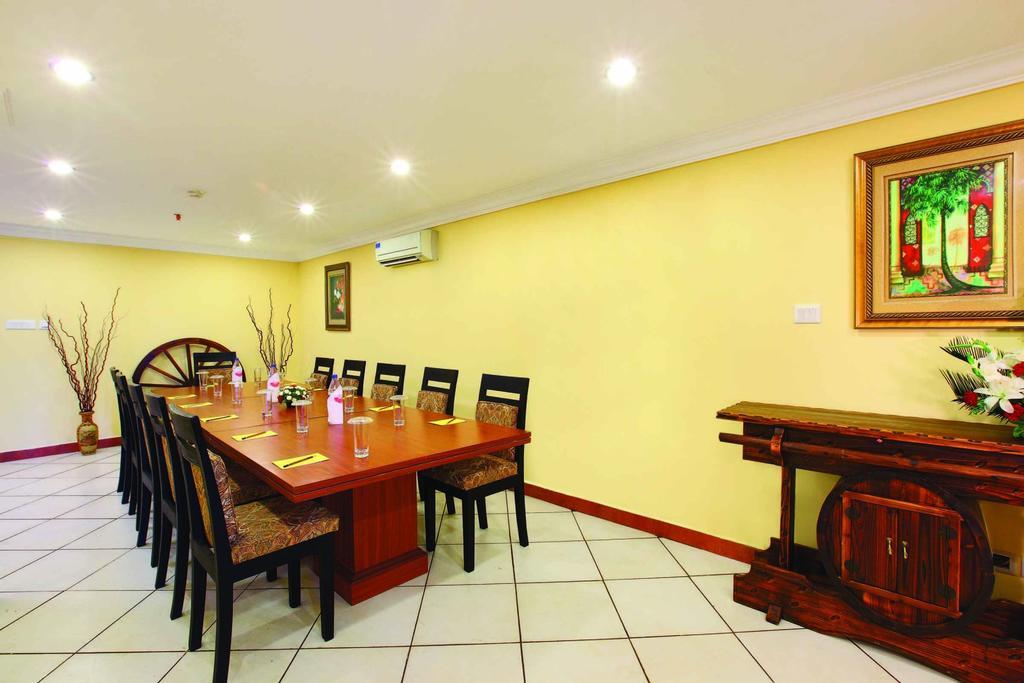 Emarald Hotel Cochin Kochi Eksteriør billede