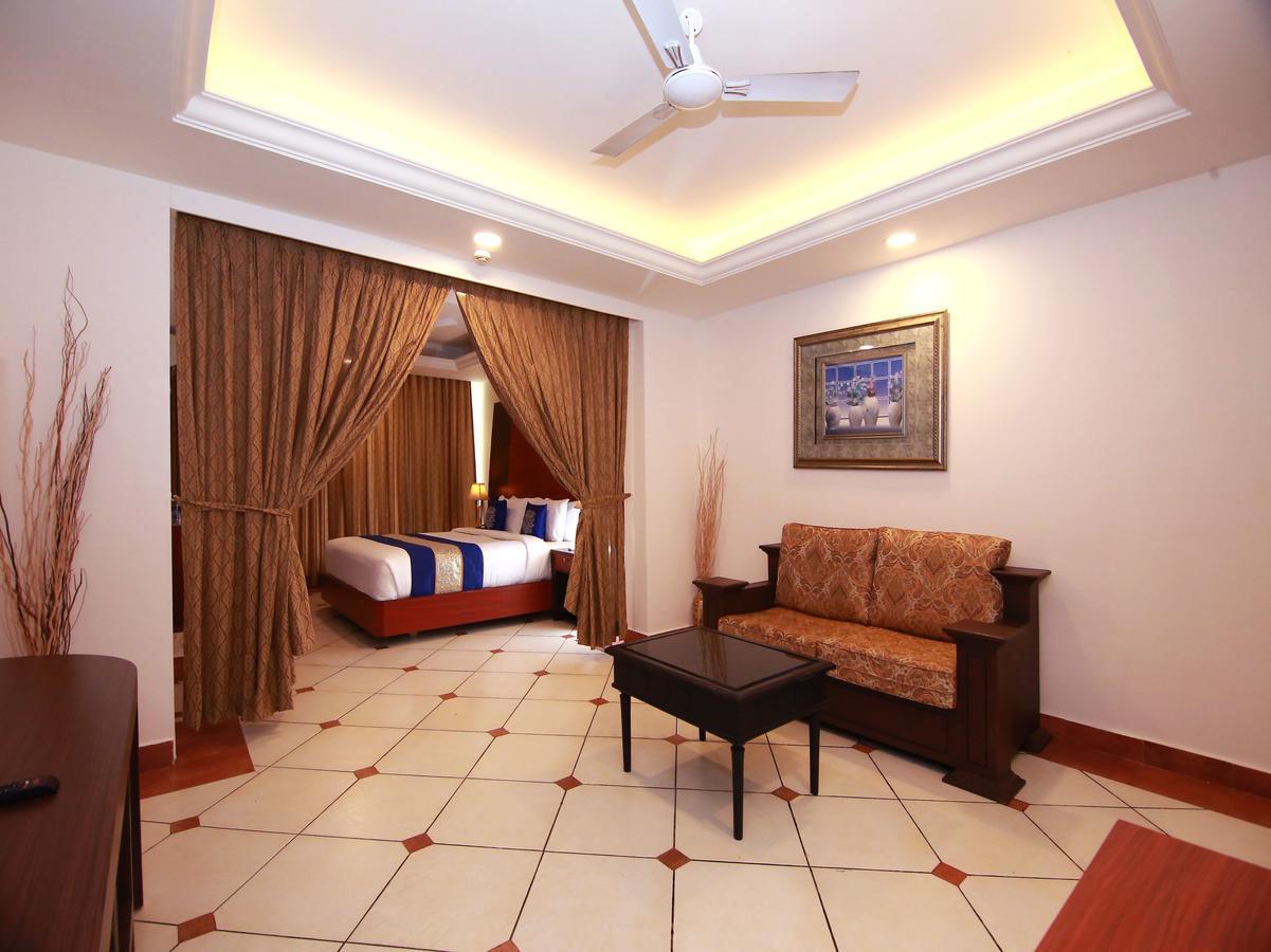 Emarald Hotel Cochin Kochi Eksteriør billede