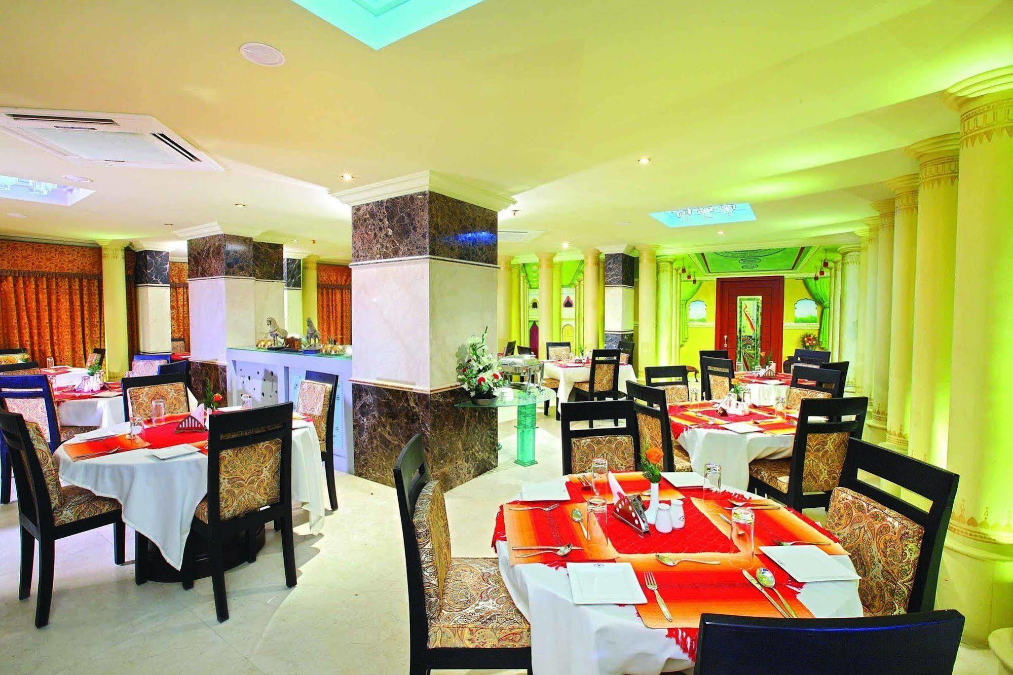 Emarald Hotel Cochin Kochi Eksteriør billede
