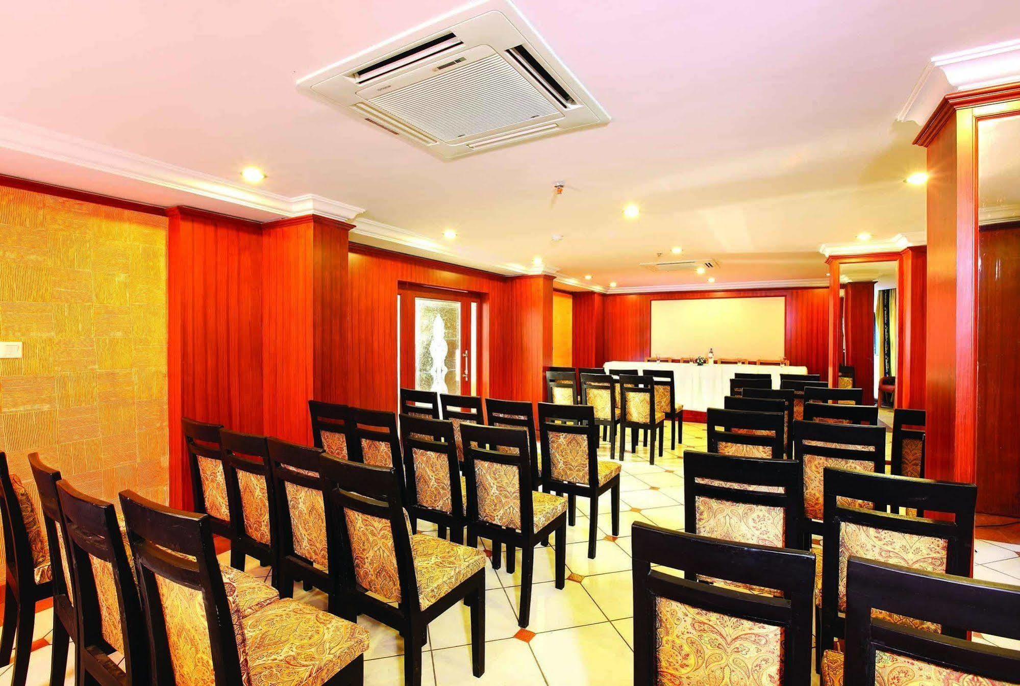 Emarald Hotel Cochin Kochi Eksteriør billede