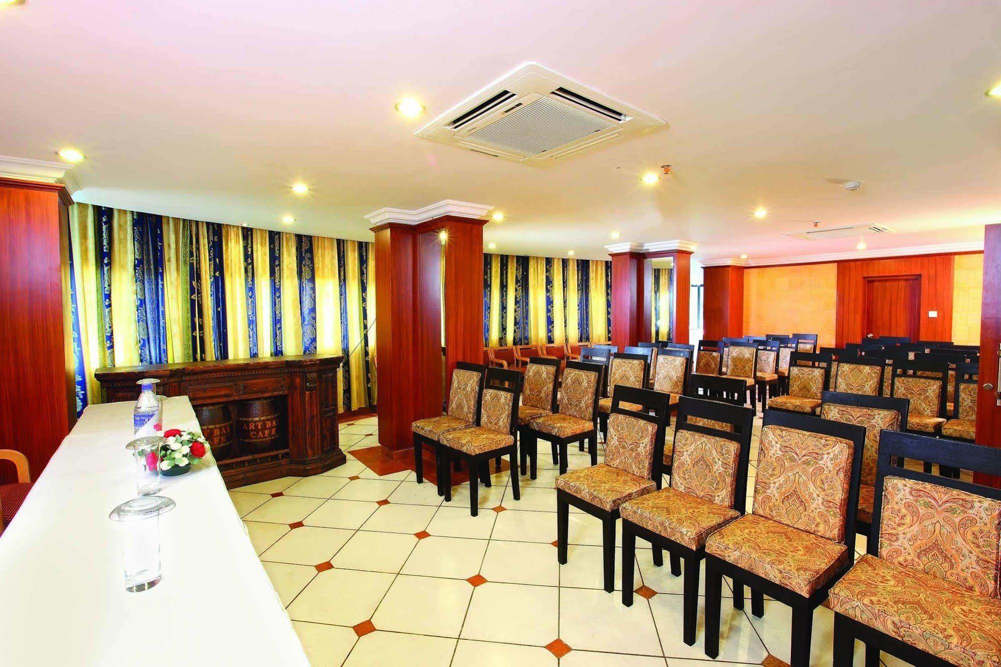 Emarald Hotel Cochin Kochi Eksteriør billede